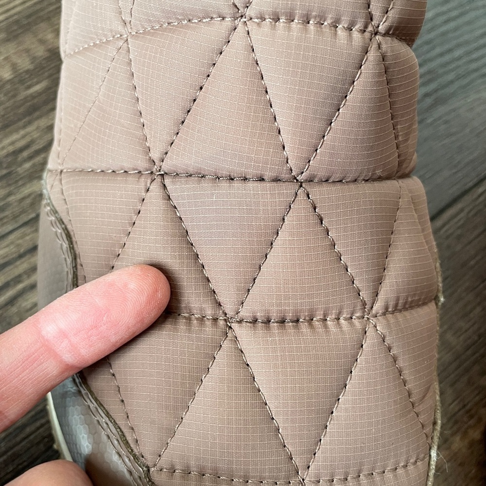 Teva ReEmber Quilted Mid Taupe Slip-On Boots Size 9 - Picture 11 of 13